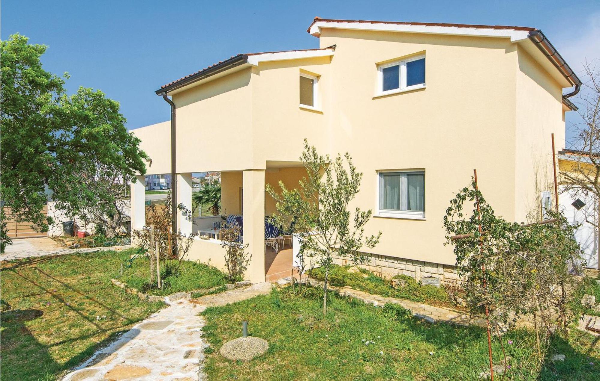 Awesome Apartment In Fazana With Wifi 外观 照片